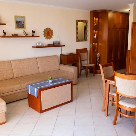 Aart Apartamento Csopak